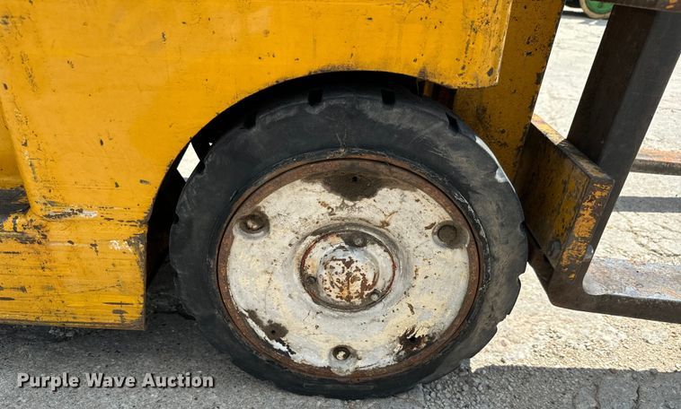 image for item MU9835 Allis-Chalmers  FT 20-24 forklift