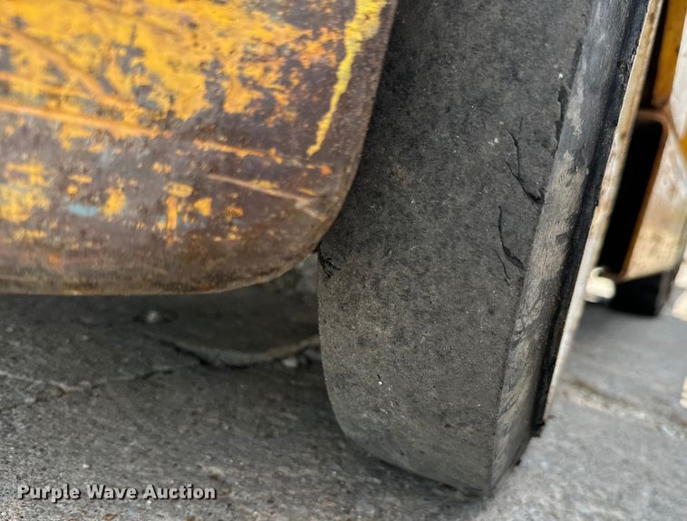 image for item MU9835 Allis-Chalmers  FT 20-24 forklift