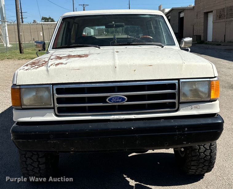 image for item MU9839 1989 Ford Bronco  SUV