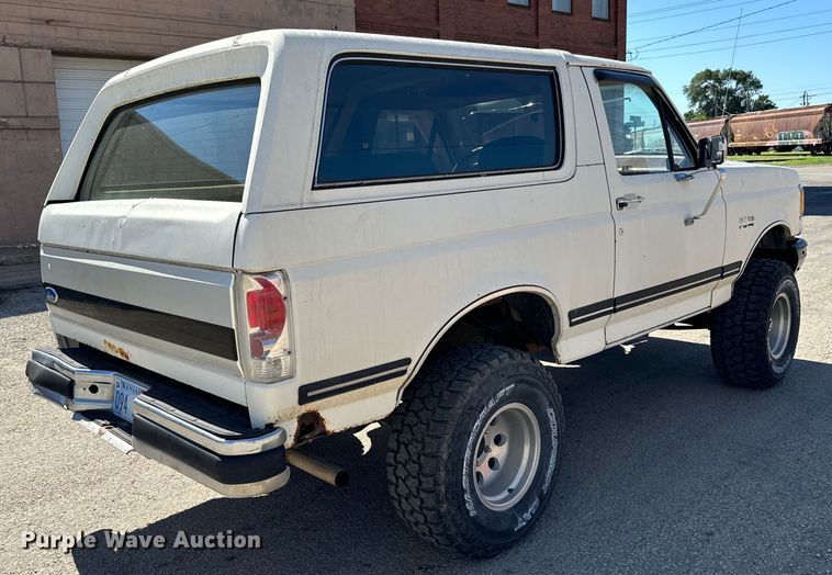 image for item MU9839 1989 Ford Bronco  SUV