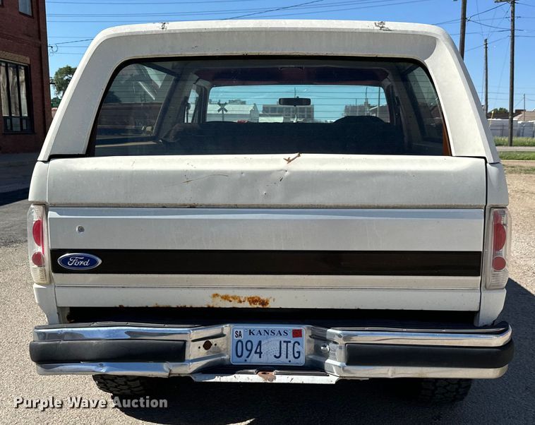 image for item MU9839 1989 Ford Bronco  SUV