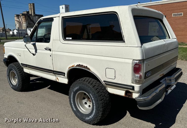 image for item MU9839 1989 Ford Bronco  SUV