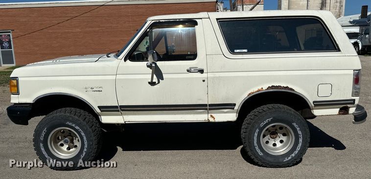 image for item MU9839 1989 Ford Bronco  SUV