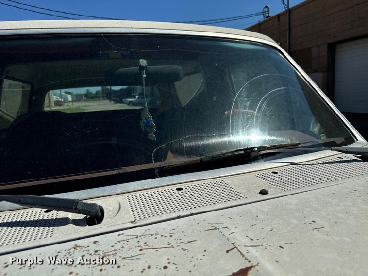 image for item MU9839 1989 Ford Bronco  SUV