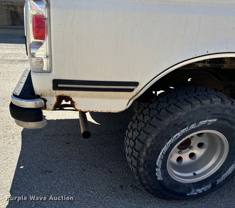 image for item MU9839 1989 Ford Bronco  SUV