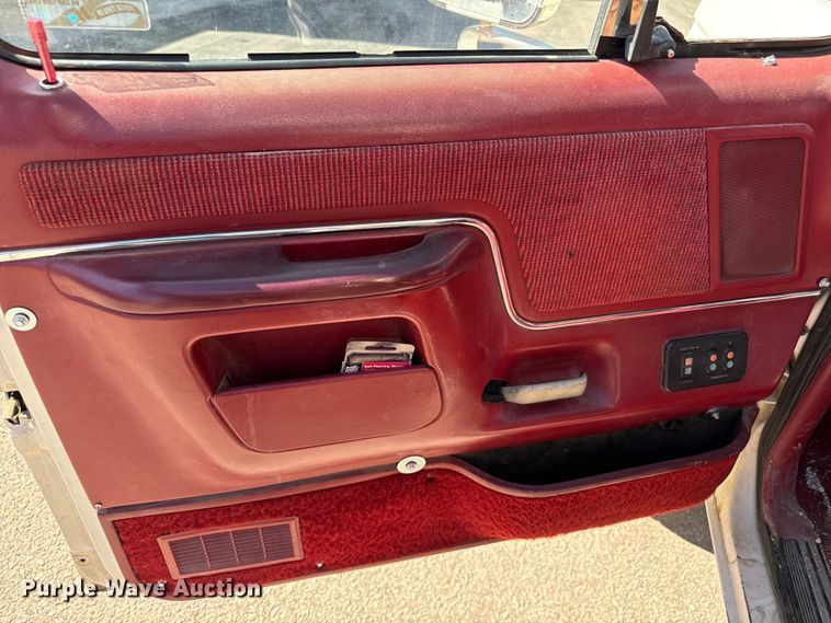 image for item MU9839 1989 Ford Bronco  SUV