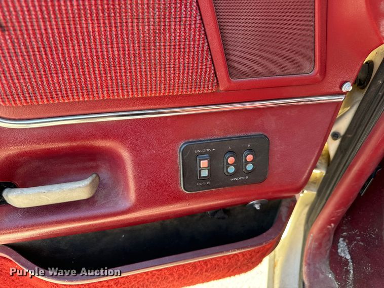 image for item MU9839 1989 Ford Bronco  SUV