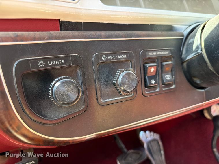 image for item MU9839 1989 Ford Bronco  SUV