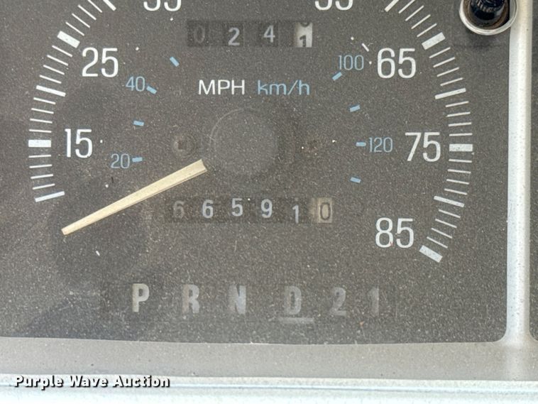 image for item MU9839 1989 Ford Bronco  SUV