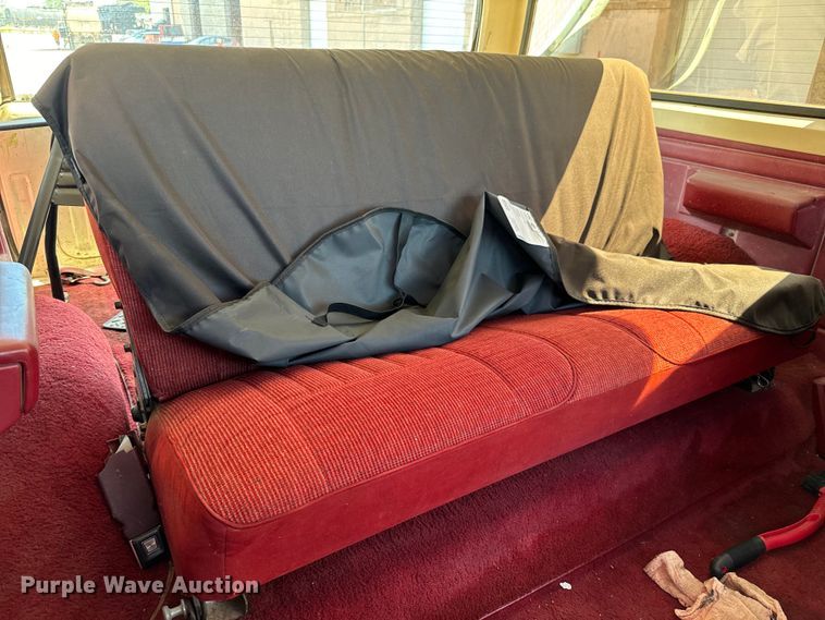 image for item MU9839 1989 Ford Bronco  SUV