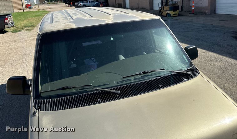 image for item MU9840 1999 Ford E150 handicap accessible van