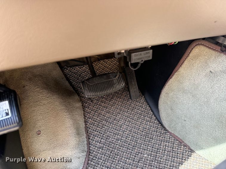 image for item MU9840 1999 Ford E150 handicap accessible van