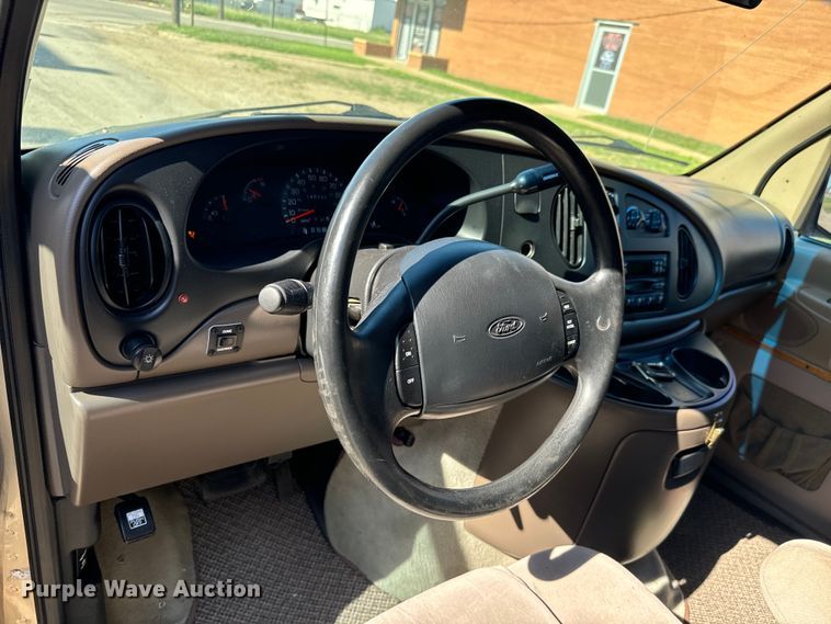 image for item MU9840 1999 Ford E150 handicap accessible van