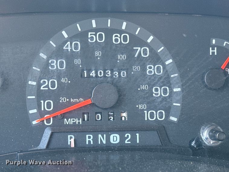 image for item MU9840 1999 Ford E150 handicap accessible van