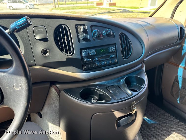 image for item MU9840 1999 Ford E150 handicap accessible van