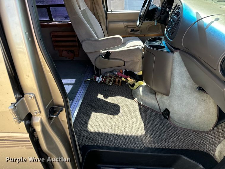 image for item MU9840 1999 Ford E150 handicap accessible van