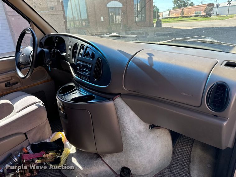image for item MU9840 1999 Ford E150 handicap accessible van
