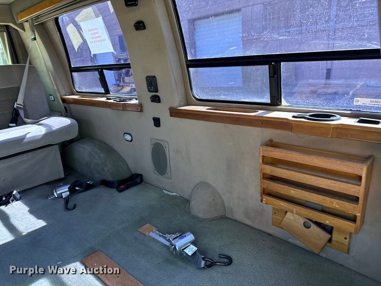 image for item MU9840 1999 Ford E150 handicap accessible van