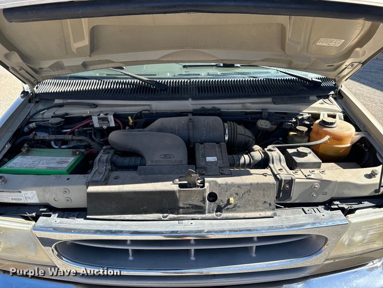 image for item MU9840 1999 Ford E150 handicap accessible van