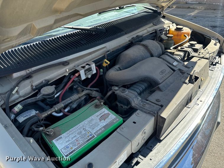 image for item MU9840 1999 Ford E150 handicap accessible van