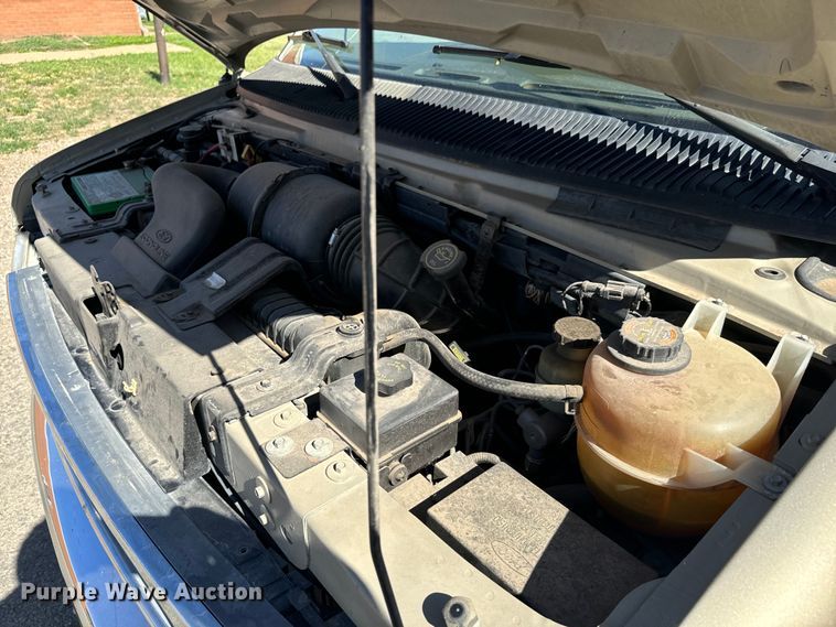 image for item MU9840 1999 Ford E150 handicap accessible van