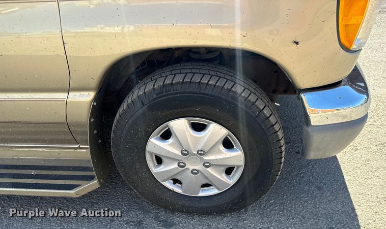 image for item MU9840 1999 Ford E150 handicap accessible van