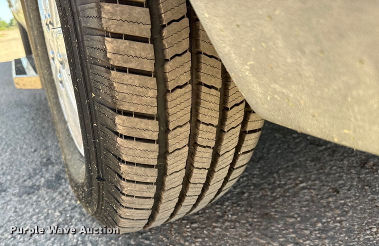 image for item MU9840 1999 Ford E150 handicap accessible van