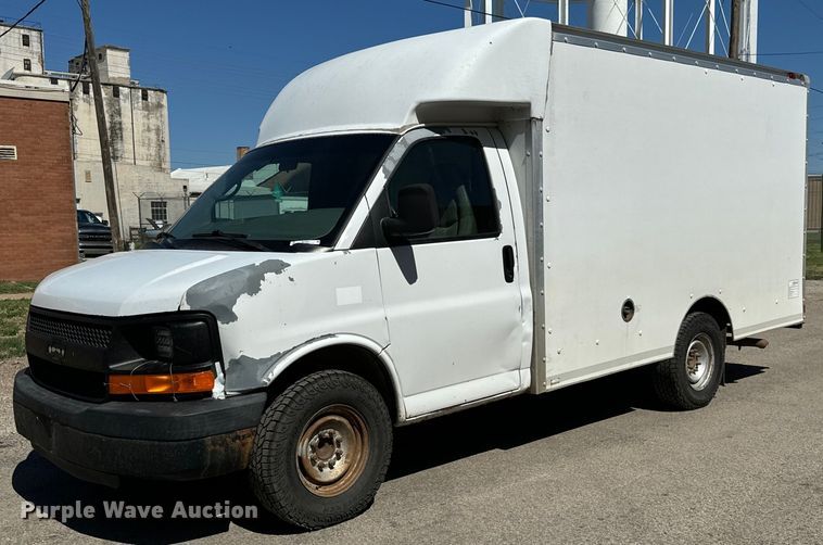 image for item MU9841 2006 Chevrolet  Express 3500 delivery truck