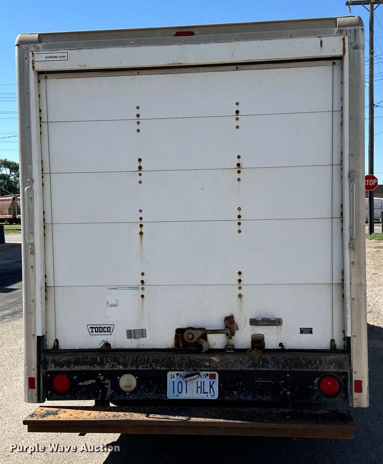 image for item MU9841 2006 Chevrolet  Express 3500 delivery truck