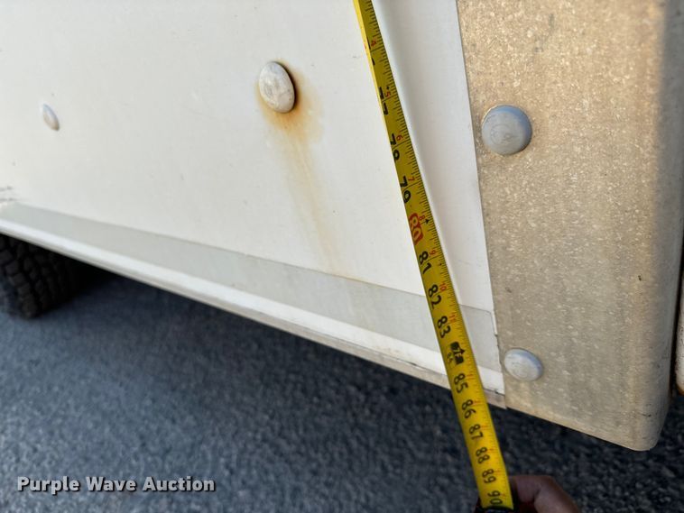 image for item MU9841 2006 Chevrolet  Express 3500 delivery truck