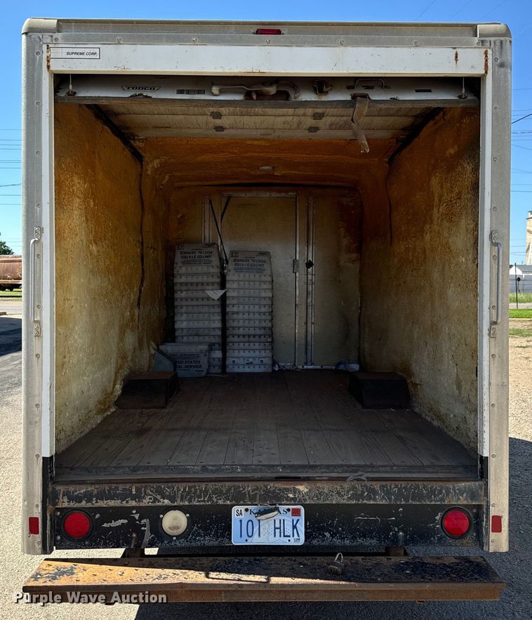 image for item MU9841 2006 Chevrolet  Express 3500 delivery truck