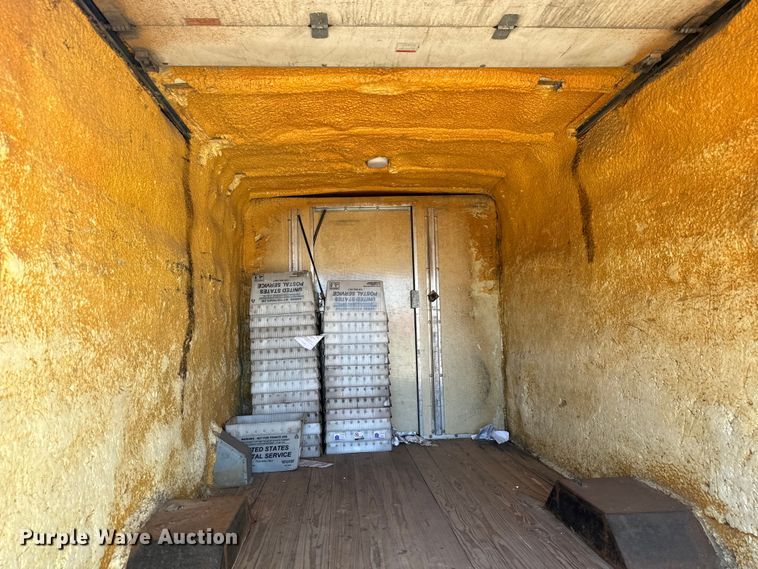 image for item MU9841 2006 Chevrolet  Express 3500 delivery truck