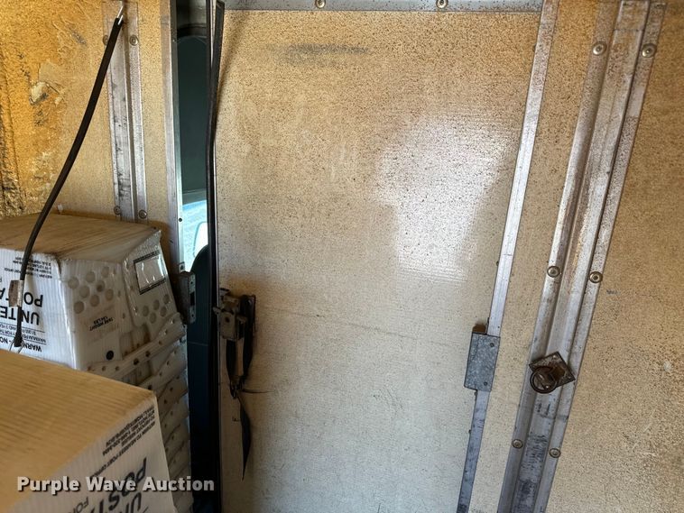 image for item MU9841 2006 Chevrolet  Express 3500 delivery truck