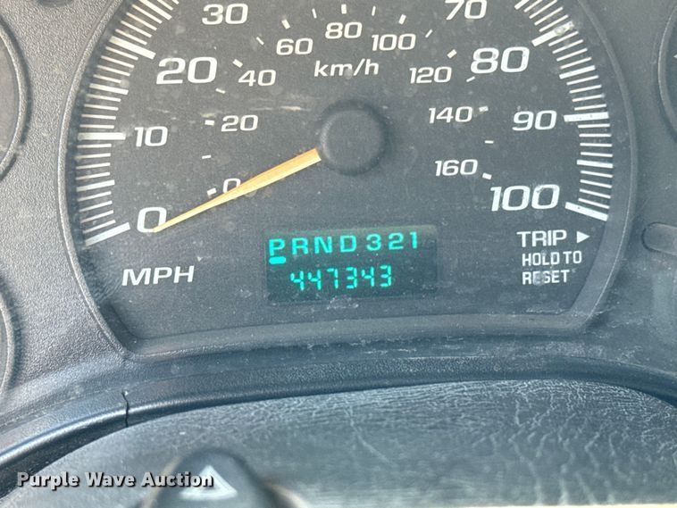 image for item MU9841 2006 Chevrolet  Express 3500 delivery truck