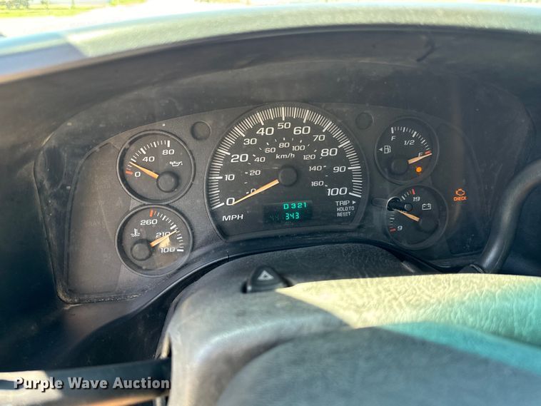 image for item MU9841 2006 Chevrolet  Express 3500 delivery truck