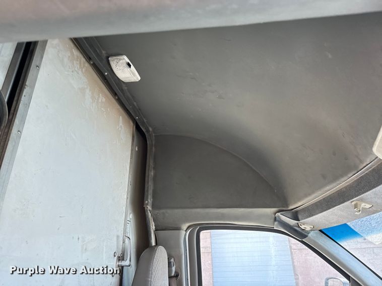 image for item MU9841 2006 Chevrolet  Express 3500 delivery truck