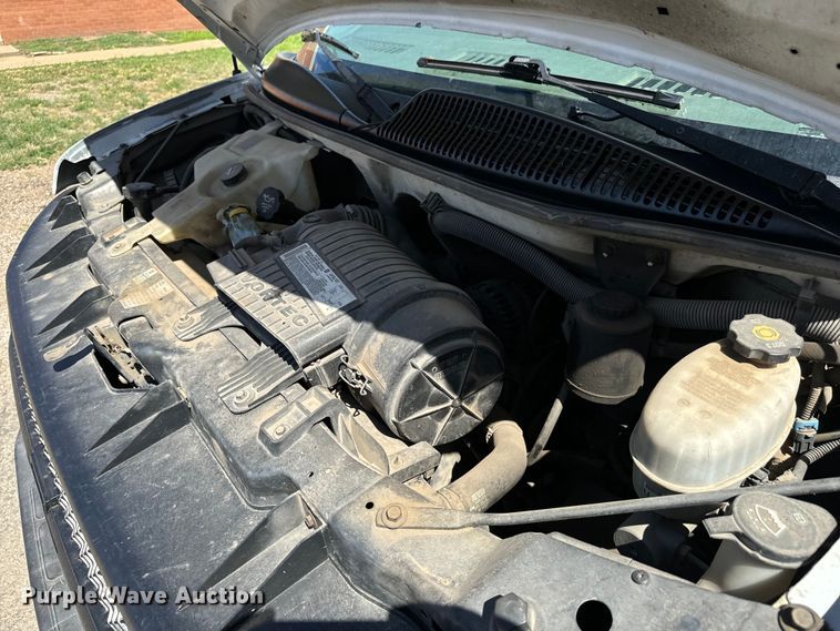 image for item MU9841 2006 Chevrolet  Express 3500 delivery truck