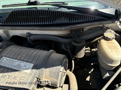 image for item MU9841 2006 Chevrolet  Express 3500 delivery truck