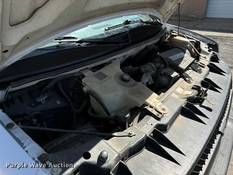 image for item MU9841 2006 Chevrolet  Express 3500 delivery truck