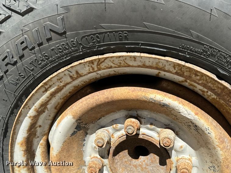 image for item MU9841 2006 Chevrolet  Express 3500 delivery truck