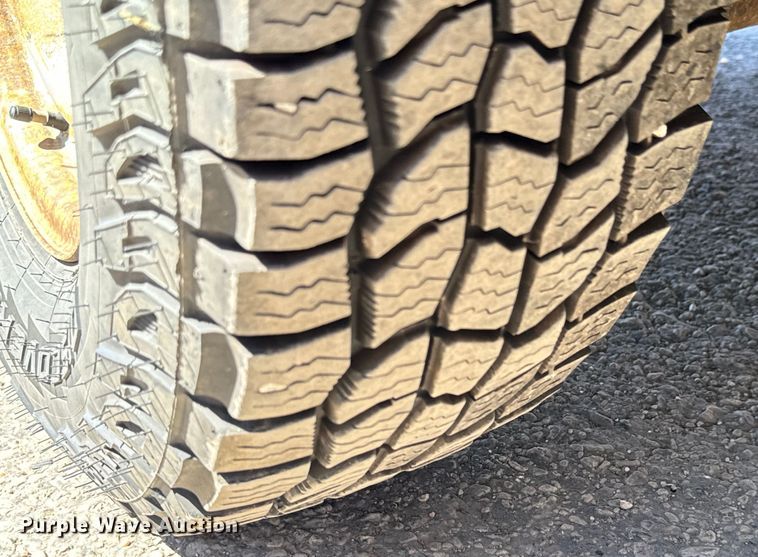 image for item MU9841 2006 Chevrolet  Express 3500 delivery truck