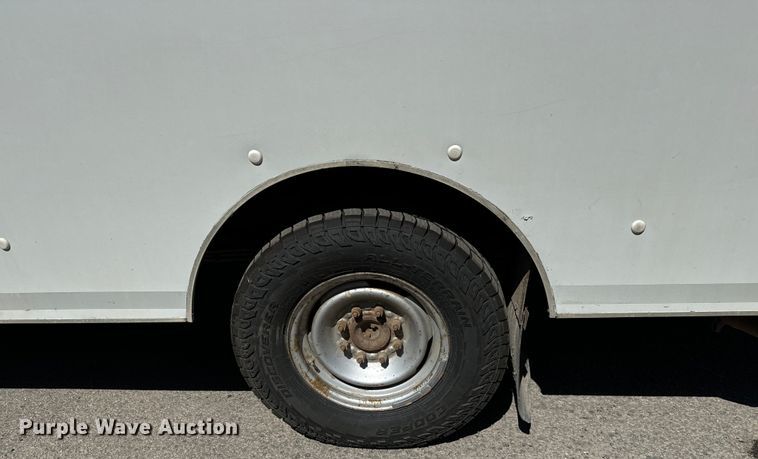 image for item MU9841 2006 Chevrolet  Express 3500 delivery truck