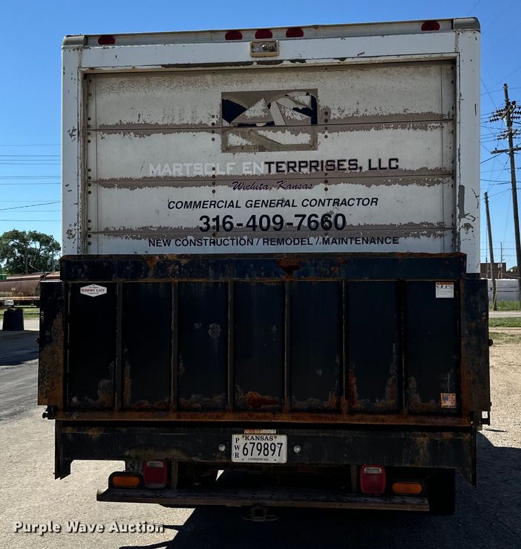 image for item MU9842 2002 Chevrolet  Express G3500 delivery truck