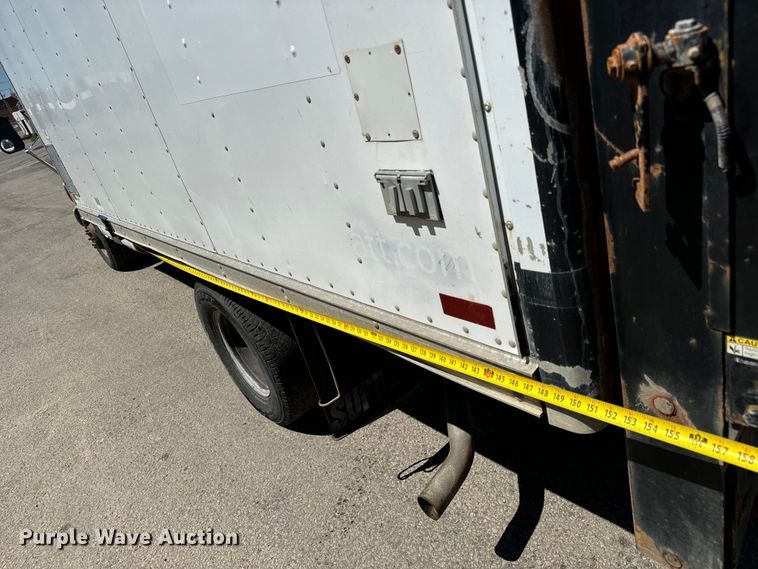 image for item MU9842 2002 Chevrolet  Express G3500 delivery truck