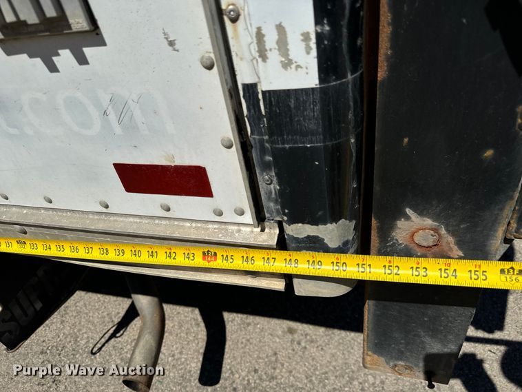 image for item MU9842 2002 Chevrolet  Express G3500 delivery truck