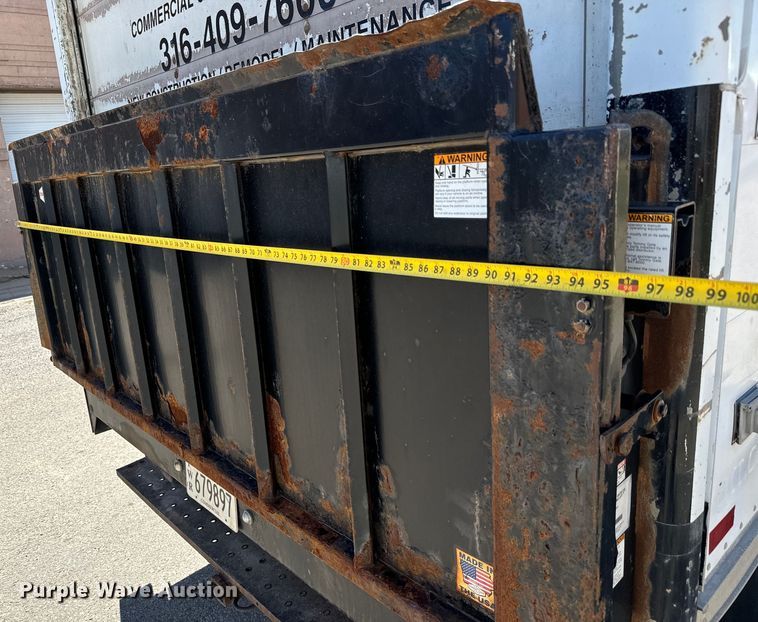 image for item MU9842 2002 Chevrolet  Express G3500 delivery truck