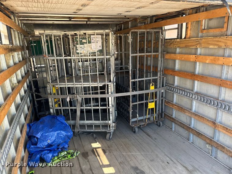 image for item MU9842 2002 Chevrolet  Express G3500 delivery truck