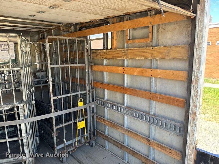 image for item MU9842 2002 Chevrolet  Express G3500 delivery truck