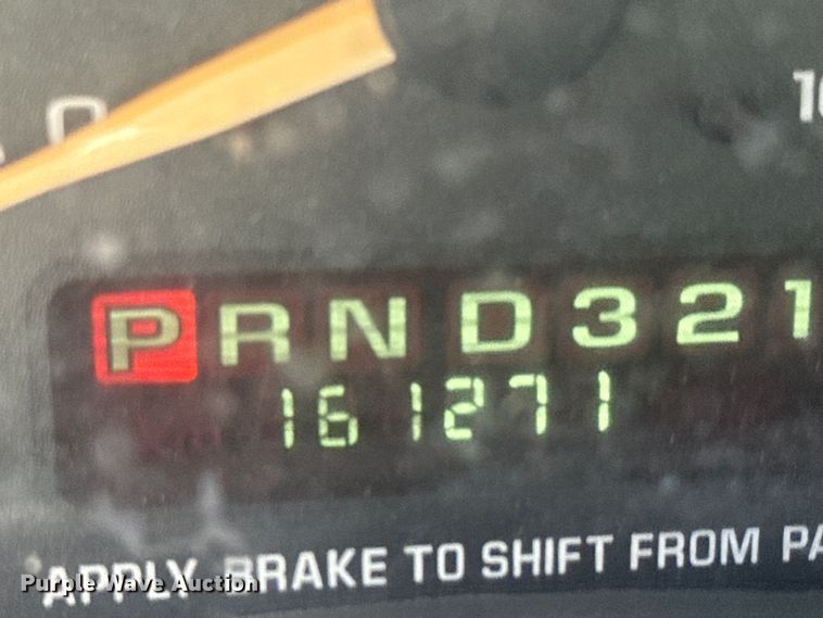 image for item MU9842 2002 Chevrolet  Express G3500 delivery truck