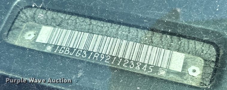 image for item MU9842 2002 Chevrolet  Express G3500 delivery truck